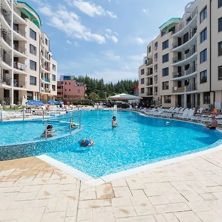 Wifi❤studio With Kitchen & Balcony Pool View❤vi❤ アパート サニービーチ