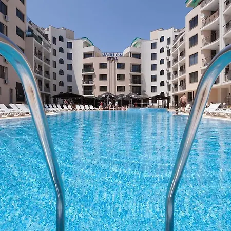 Wifi❤studio With Kitchen & Balcony Pool View❤vi❤ شقة *